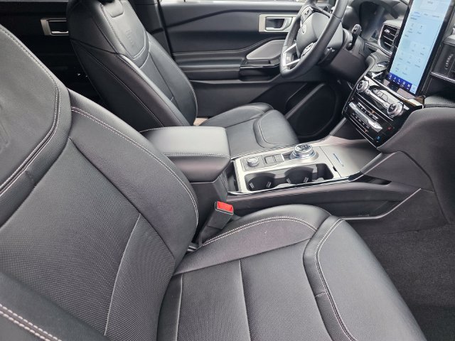 Used 2023 Ford Explorer ST w/ Equipment Group 401A AWD/4WD image 16