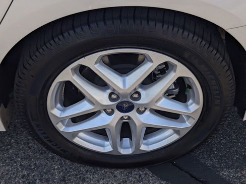 Used 2014 Ford Fusion SE FWD image 7