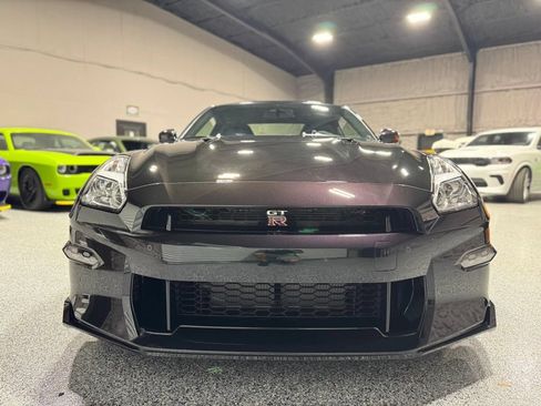 Used 2024 Nissan GT-R w/ Floor Mat Package AWD/4WD image 13