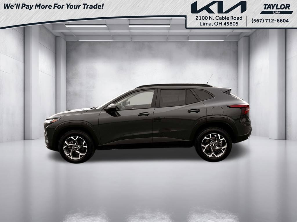 Used 2025 Chevrolet Trax LT FWD image 18