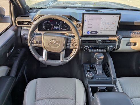 Used 2024 Toyota Tacoma Limited w/ Limited Package (LT) AWD/4WD image 33