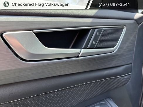 New 2025 Volkswagen Atlas Cross Sport SE image 27