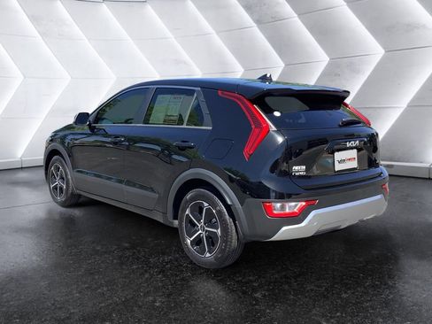 Used 2025 Kia Niro LX FWD image 6
