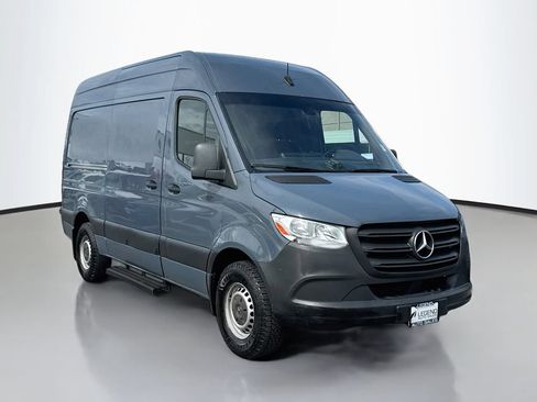 Used 2019 Mercedes-Benz Sprinter 144 image 4