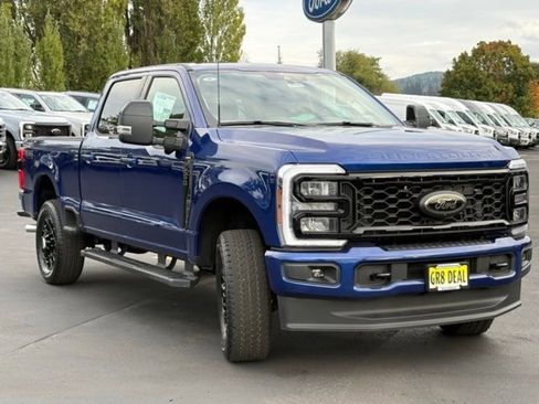 New 2026 Ford F250 Lariat w/ Black Appearance Package image 3