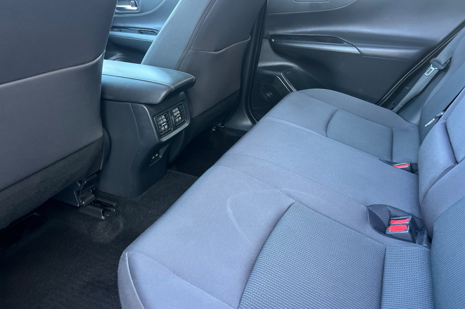 Certified 2024 Toyota Venza LE AWD/4WD image 12