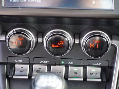 Certified 2025 Toyota GR86 Base w/ ALL Weather Mat Package (TMS) image 25