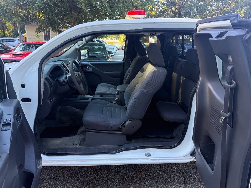 Used 2018 Nissan Frontier SV AWD/4WD image 11