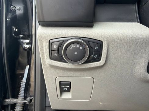 Used 2018 Ford F150 XL w/ Equipment Group 101A Mid AWD/4WD image 13