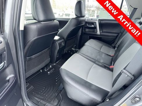 Used 2016 Toyota 4Runner SR5 image 6