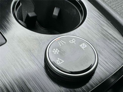 Used 2022 Nissan Rogue SV image 35