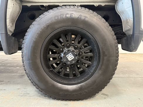 Used 2025 Chevrolet Silverado 2500 LT w/ Convenience Package image 9