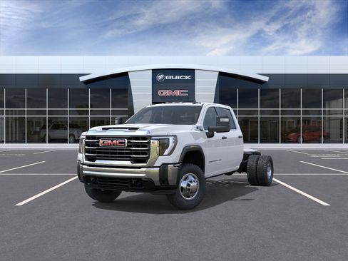 New 2026 GMC Sierra 3500 Pro AWD/4WD image 8