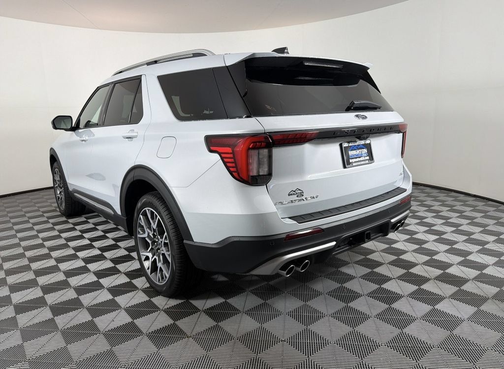 Used 2025 Ford Explorer Platinum w/ Ultimate Package AWD/4WD image 5