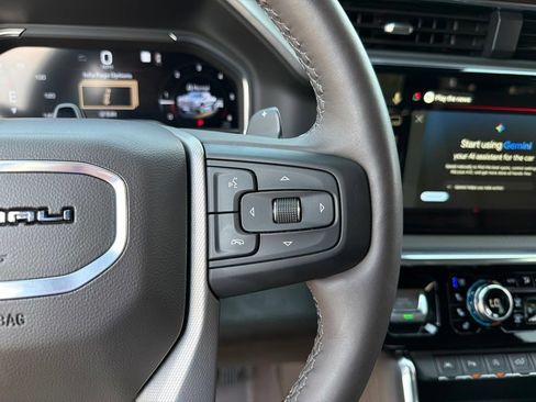 Used 2025 GMC Sierra 1500 Denali w/ Technology Package AWD/4WD image 18