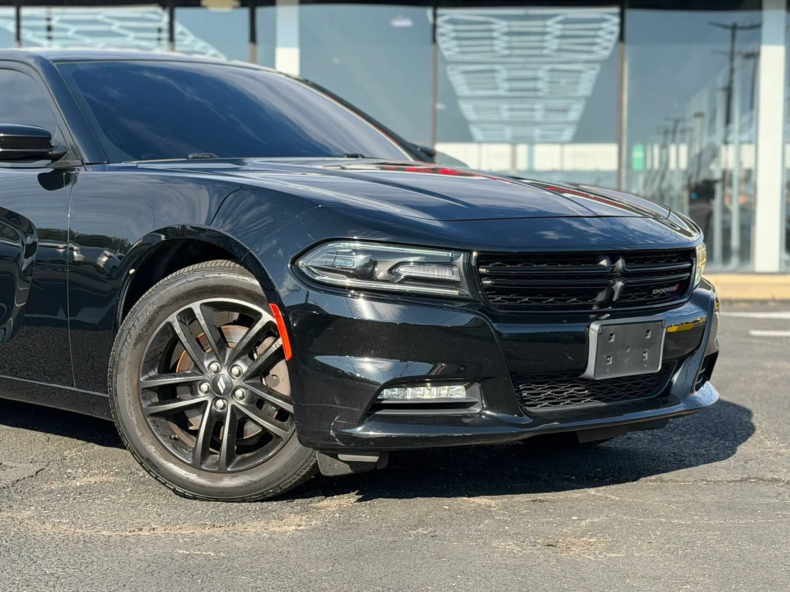 Used 2019 Dodge Charger SXT w/ Blacktop Package AWD/4WD image 2