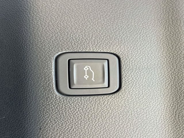 Certified 2024 Cadillac Escalade Premium Luxury w/ LPO, Floor Liner Package AWD/4WD image 59