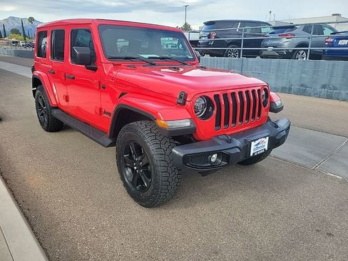 Used 2021 Jeep Wrangler Unlimited Sahara image 9