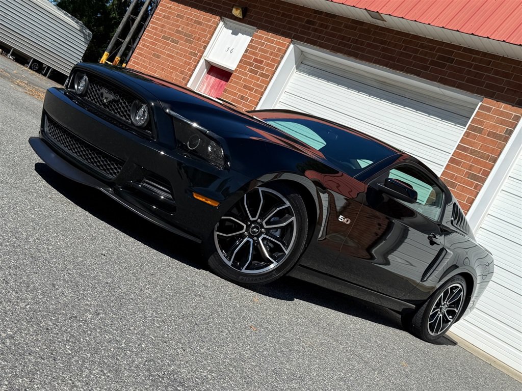 Used 2014 Ford Mustang GT w/ FP8 Appearance Package RWD image 4