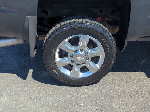 Used 2019 Chevrolet Silverado 2500 LTZ w/ Duramax Plus Package AWD/4WD image 8