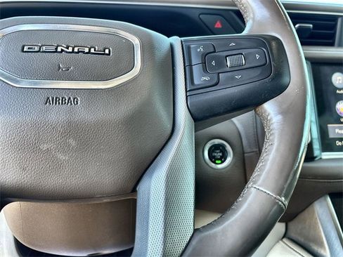 Used 2021 GMC Yukon Denali w/ Denali Premium Package image 33