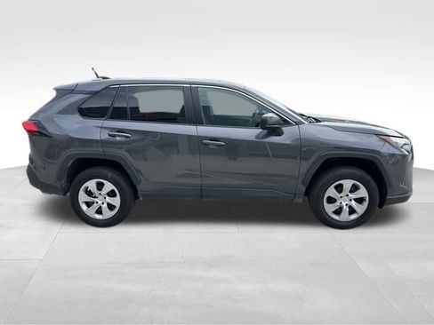 Used 2023 Toyota RAV4 LE AWD/4WD image 4