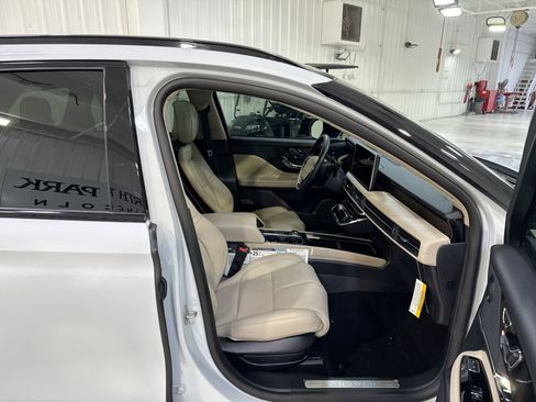 New 2026 Lincoln Corsair Reserve w/ Jet Appearance Package image 29