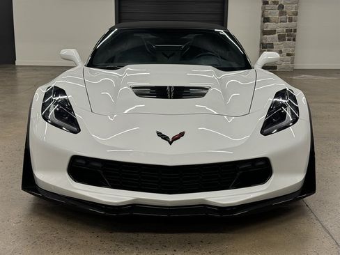 Used 2015 Chevrolet Corvette Z06 w/ 3LZ Preferred Equipment Group RWD image 2
