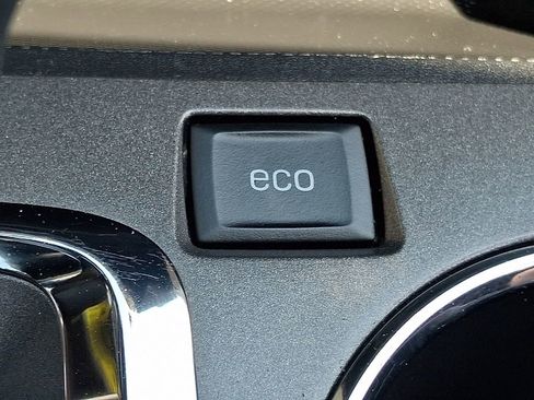 Used 2011 GMC Terrain SLE FWD image 25