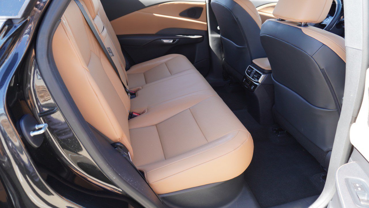 Used 2024 Lexus RX 350 Premium w/ Cold Area Package AWD/4WD image 33