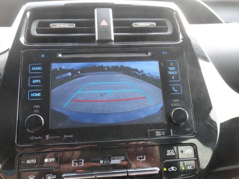 Used 2017 Toyota Prius Four FWD image 14