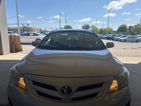Used 2011 Toyota Corolla LE FWD image 9