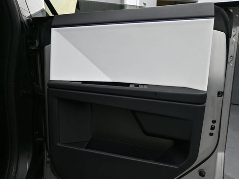 Used 2024 Tesla Cybertruck AWD Crew Cab image 22