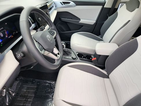 New 2026 Volkswagen Taos SE AWD/4WD image 4