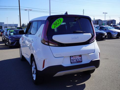 Used 2023 Kia Soul LX w/ Option Group 015 image 8