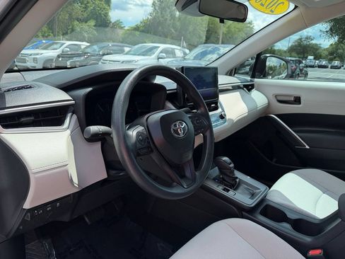 Used 2026 Toyota Corolla Cross L FWD image 32