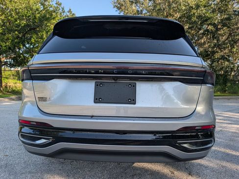Used 2025 Lincoln Nautilus Reserve AWD/4WD image 7