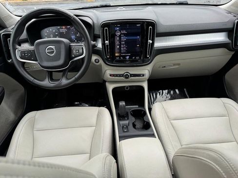 Used 2020 Volvo XC40 T5 Momentum w/ Protection Package Premier AWD/4WD image 12