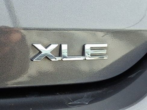 Used 2024 Toyota Highlander XLE image 34