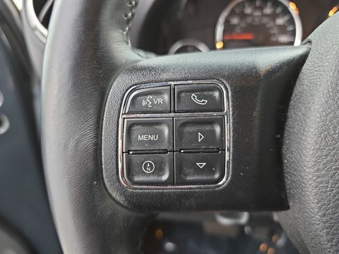 Used 2017 Jeep Wrangler Rubicon w/ Power Convenience Group image 16