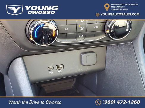 Used 2024 Buick Encore GX Preferred AWD/4WD image 16