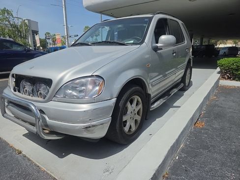 Used 2000 Mercedes-Benz ML 430 4MATIC image 4