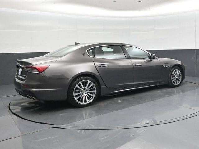 Used 2022 Maserati Quattroporte Modena Q4 AWD/4WD image 3