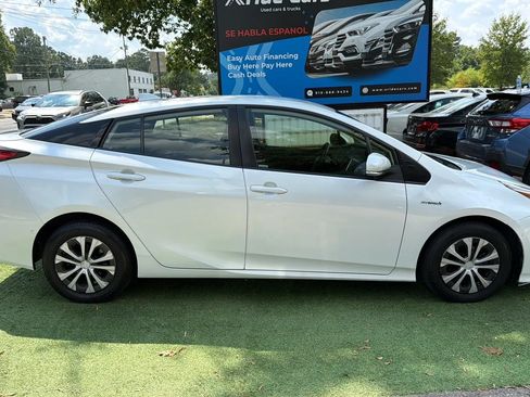 Used 2021 Toyota Prius LE AWD/4WD image 7