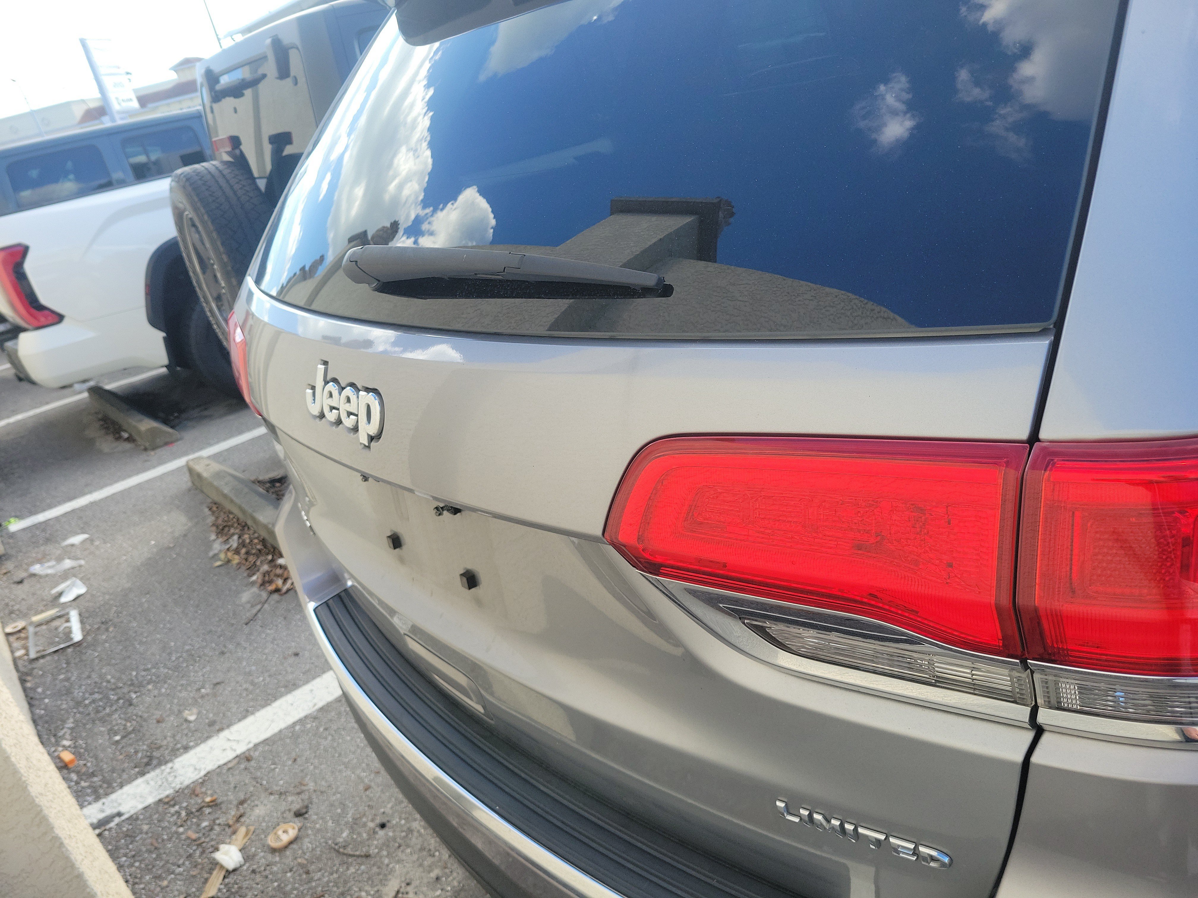 Used 2014 Jeep Grand Cherokee Limited AWD/4WD image 9