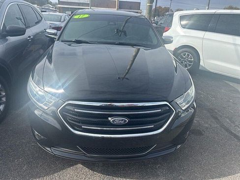 Used 2017 Ford Taurus Limited FWD image 10