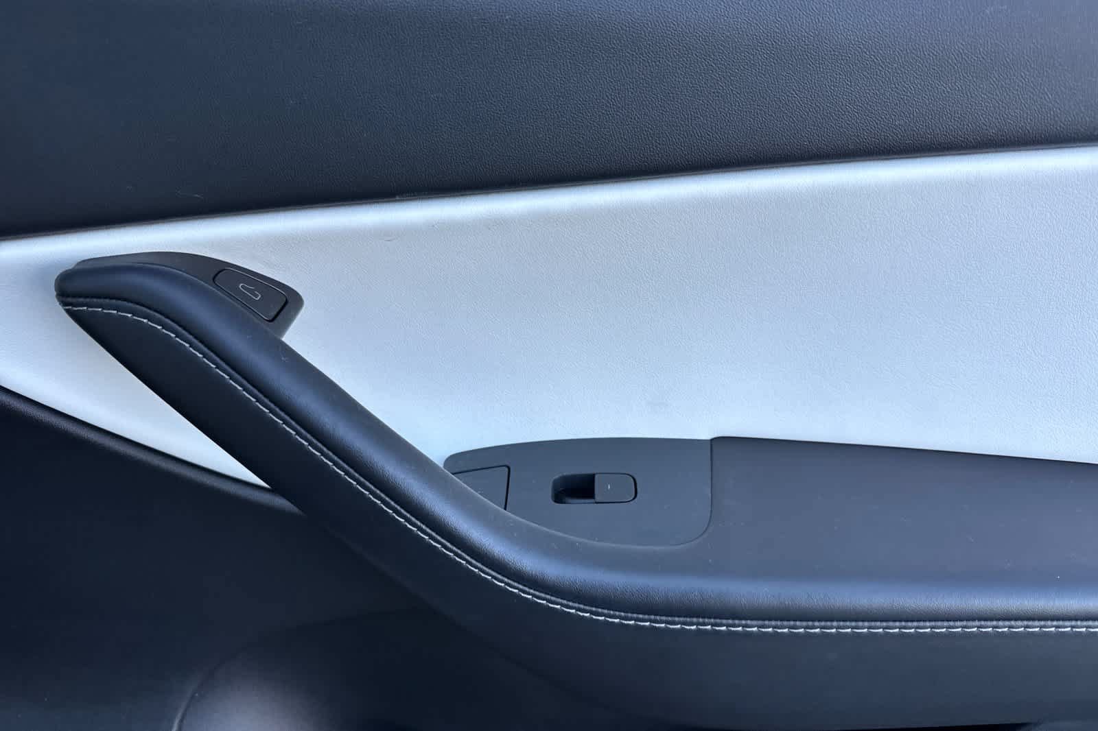 Used 2021 Tesla Model Y Long Range AWD/4WD image 19