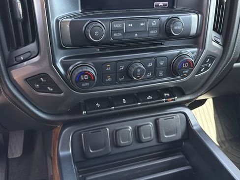 Used 2018 Chevrolet Silverado 1500 LTZ w/ LTZ Plus Package AWD/4WD image 28
