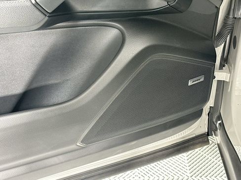 Certified 2025 Porsche Cayenne AWD/4WD image 21