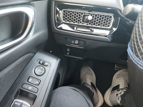 Used 2022 Honda Civic Sport image 11